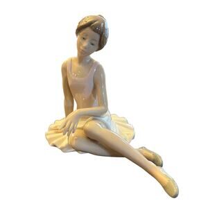 Lladro Dancer Rested porcelain hand finished collectible